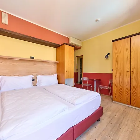 Hotel Luna Rossa (Adults Only) Malcesine Exterior photo